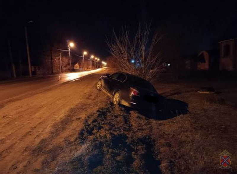 В Волгоградской области на трассе под колеса попал пожилой пешеход