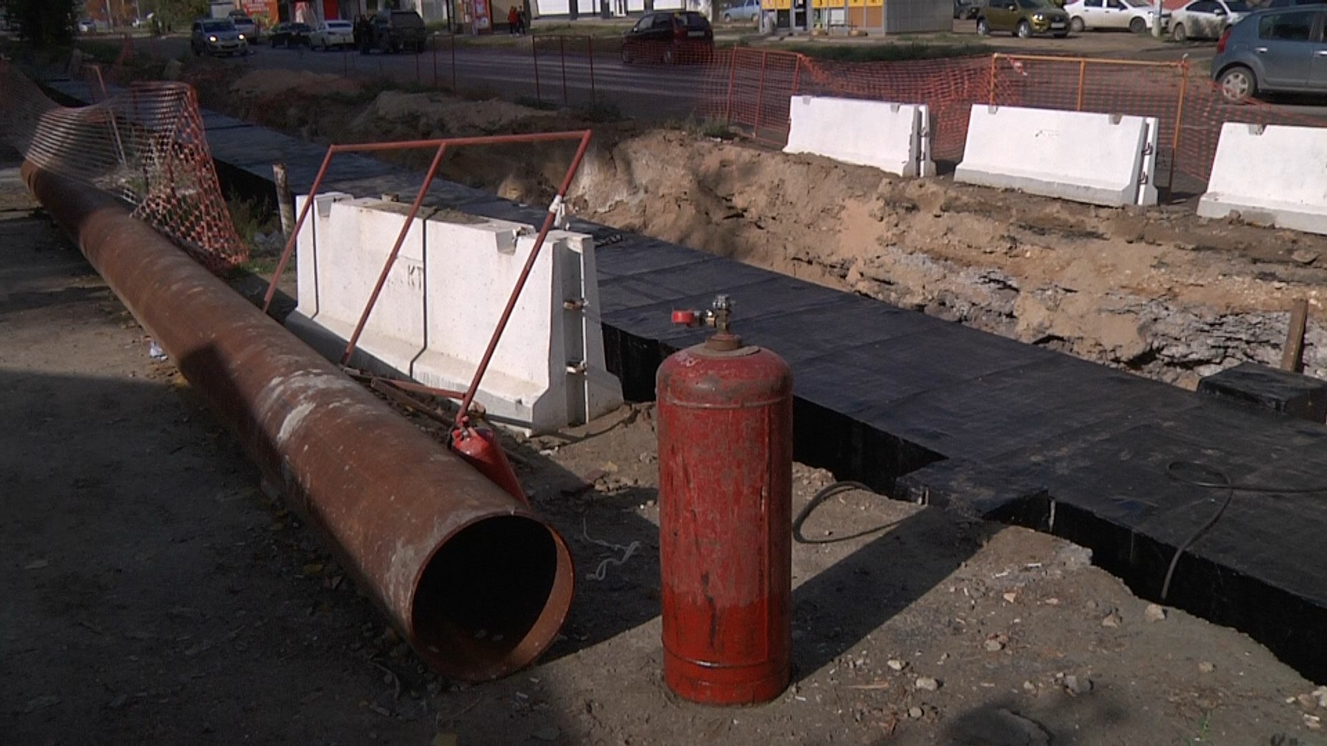 В Волгограде коммунальщики ликвидируют порыв водопровода